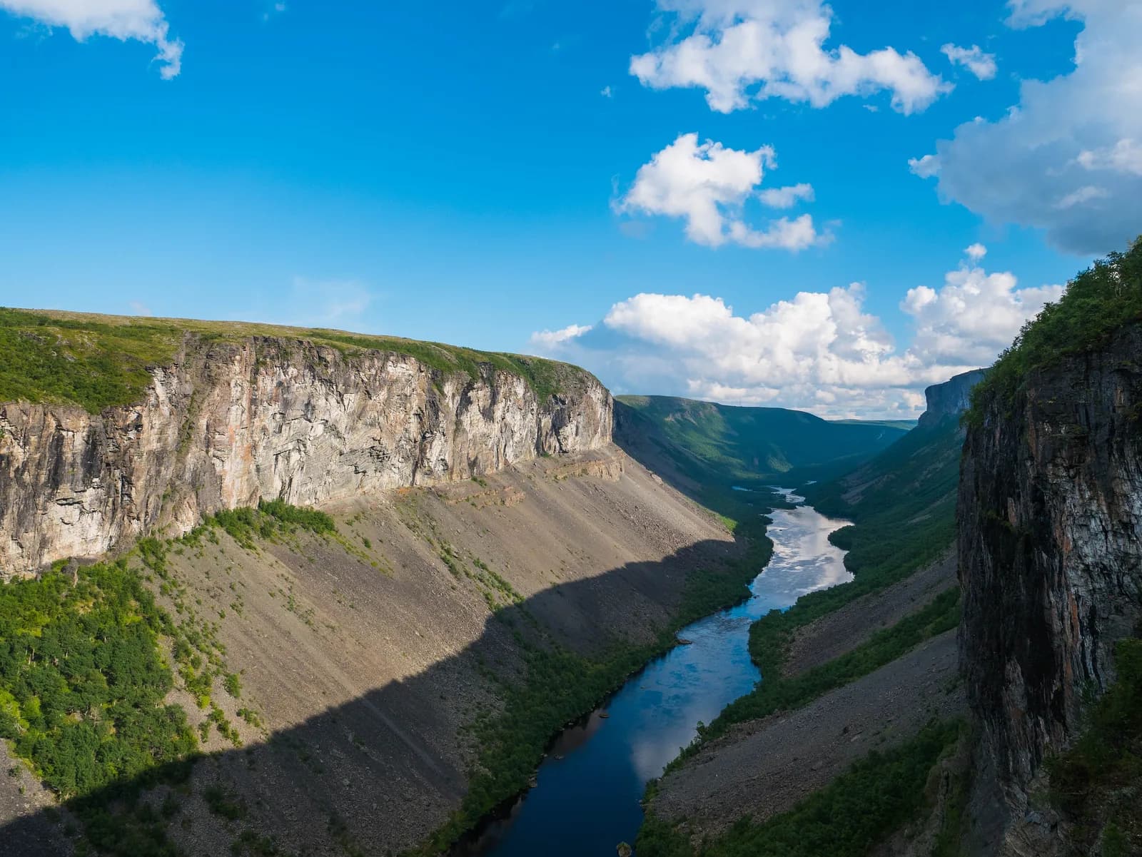 Le canyon de Sautso et la rivière Alta (Altaelva), Finnmark